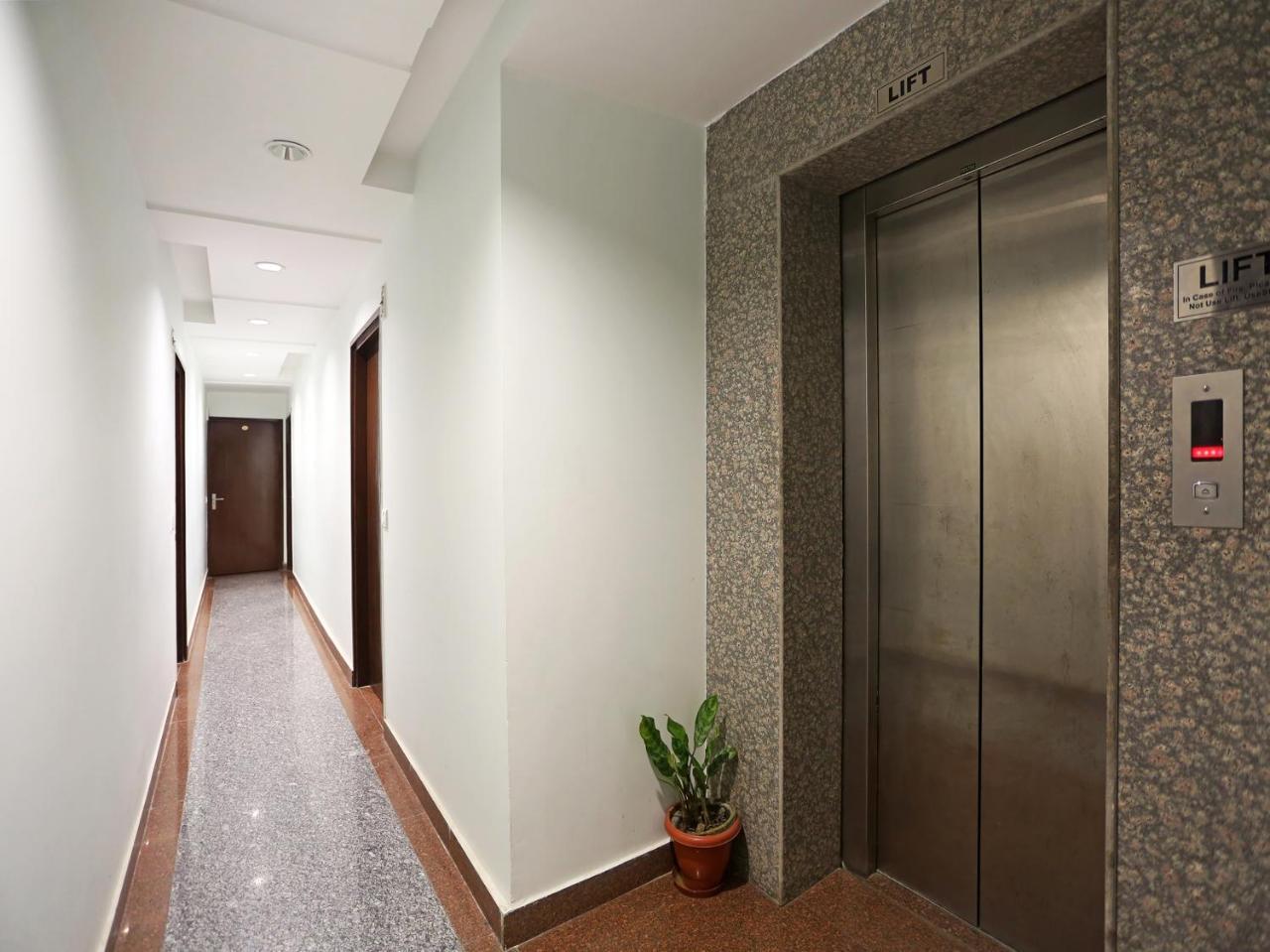 Oyo 6596 Hotel Flight Path New Delhi Exterior photo